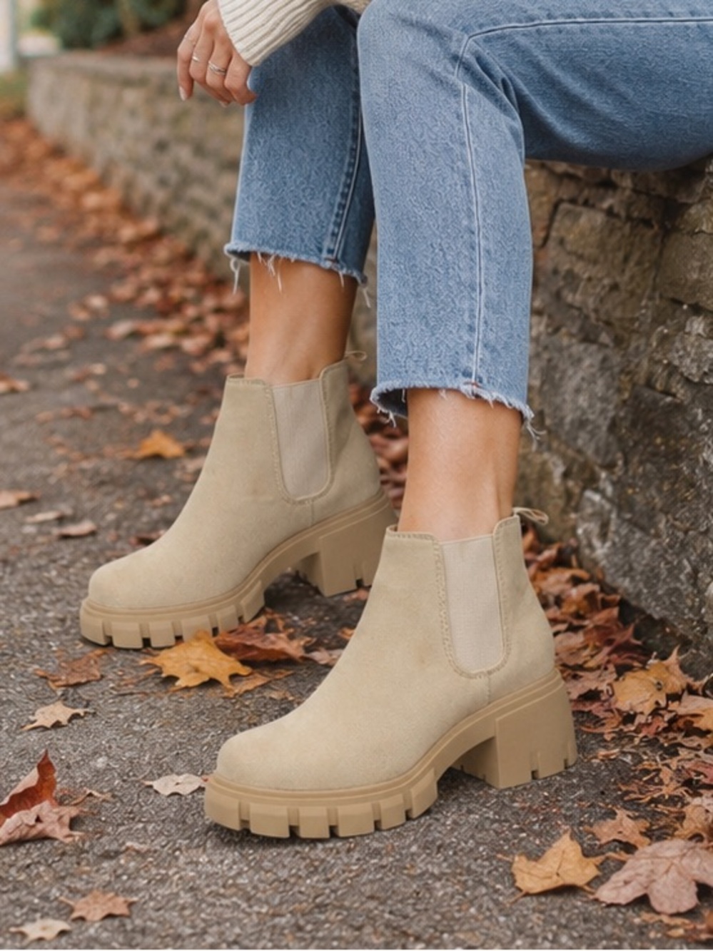Soda Tan Beige Chelsea Ankle Boots Size 10 Chunky Lug Sole Block Heel Booties